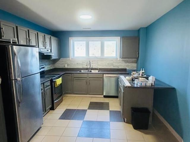 Apartment for rent in Lakeshore, Southwestern Ontario