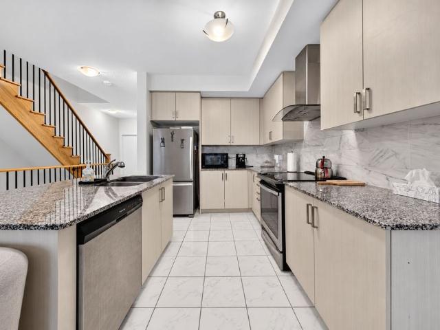 Townhouse for rent in Newmarket, Golden Horseshoe