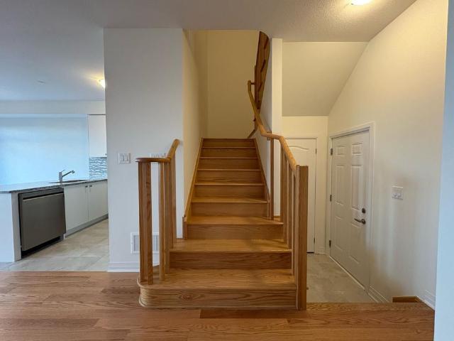 Townhouse for rent in Welland, Golden Horseshoe
