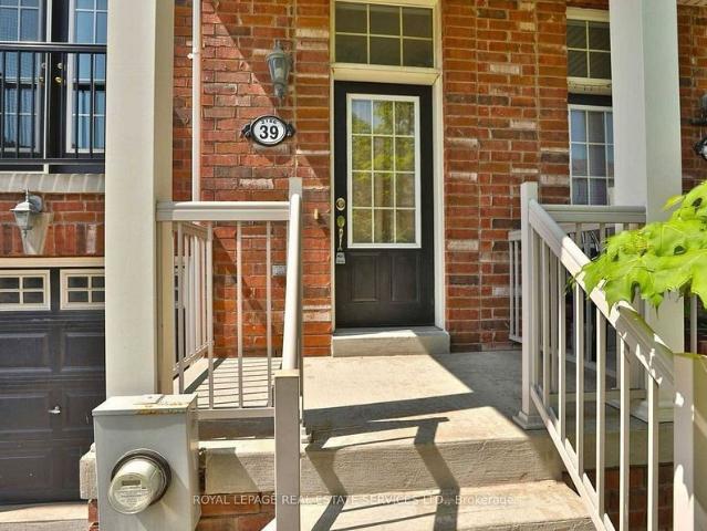 Townhouse for rent in Oakville, Golden Horseshoe