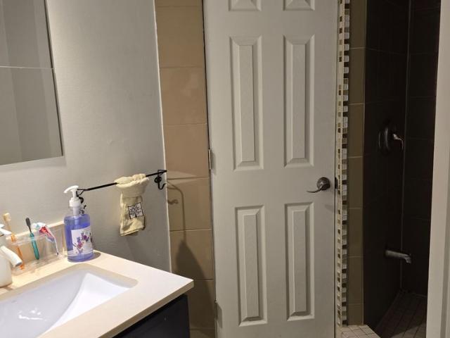 Room for rent in York, Ontario