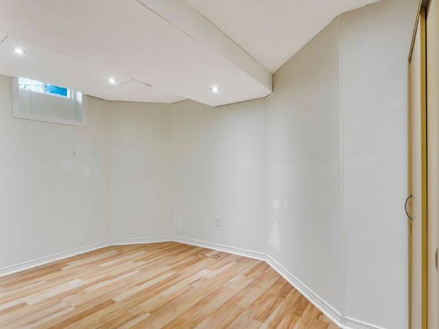 Townhouse for rent in Oakville, Golden Horseshoe
