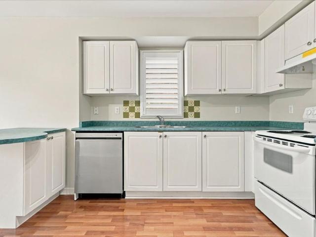 Townhouse for rent in Oakville, Golden Horseshoe