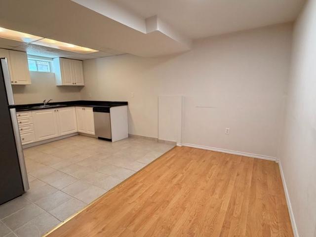 Apartment for rent in Oak Ridges, Richmond Hill