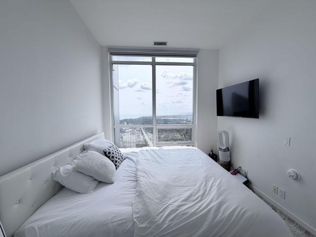 Apartment for rent in Etobicoke—Lakeshore, Toronto