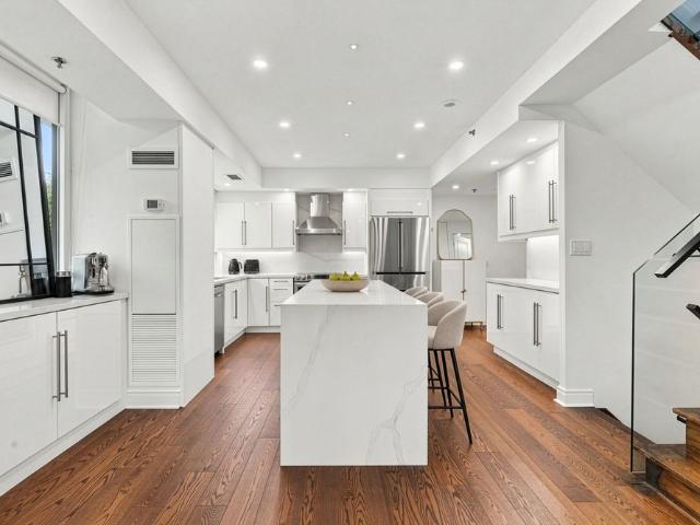 Apartment for rent in Etobicoke—Lakeshore, Toronto