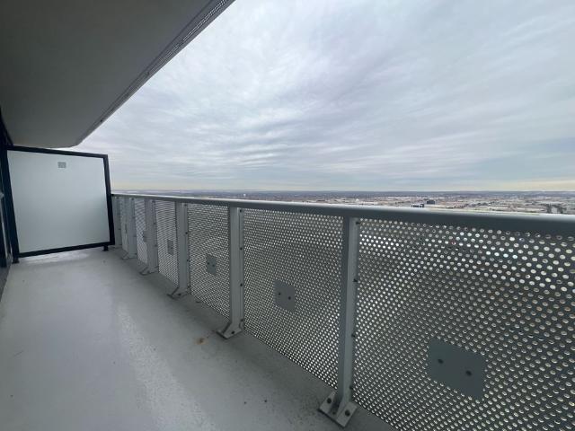 Apartment for rent in Interchange Hwy 400 & 7, Vaughan