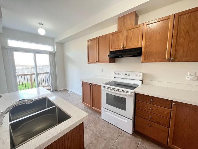 Townhouse for rent in Oakville, Ontario