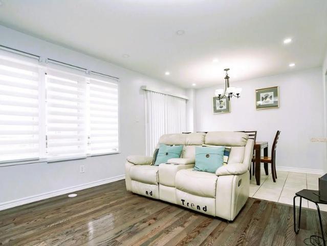 Townhouse for rent in Georgina, Ontario