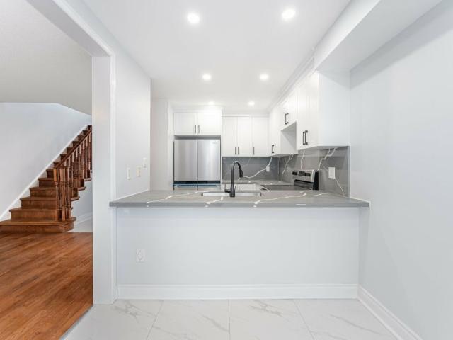 Townhouse for rent in Oakville, Ontario