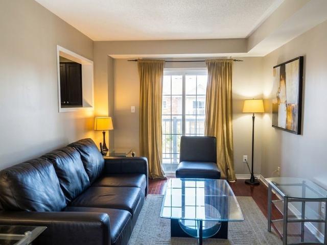 Townhouse for rent in Oakville, Golden Horseshoe