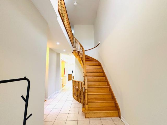 Townhouse for rent in Oakville, Golden Horseshoe
