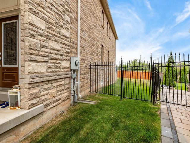House for rent in Oakville, Ontario
