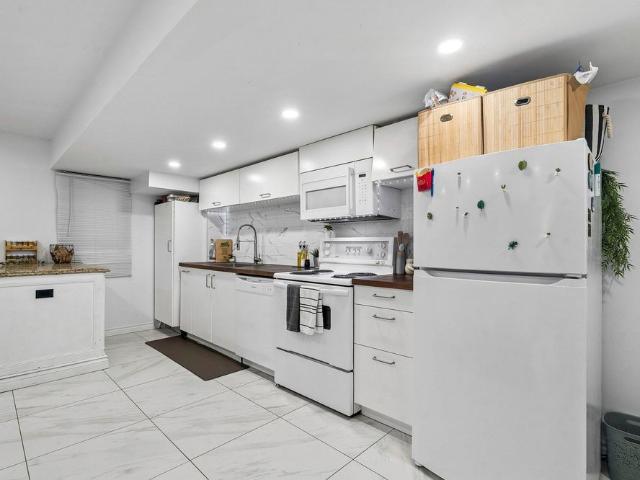 Apartment for rent in Holland Landing, Golden Horseshoe