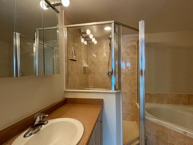 Apartment for rent in Richmond Hill, Golden Horseshoe