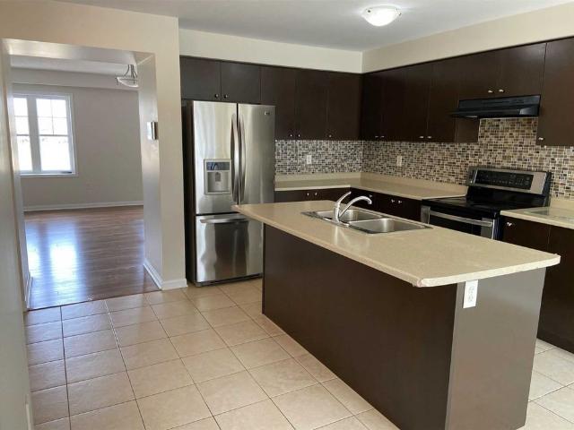 Townhouse for rent in Georgina, Ontario