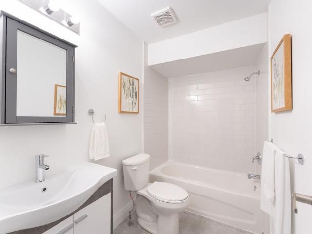 Townhouse for rent in Samac, Oshawa