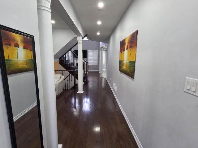 Room for rent in Burlington, Ontario