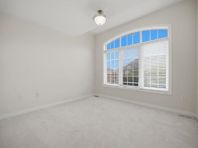 Townhouse for rent in Oakville, Golden Horseshoe