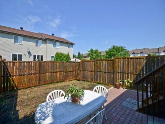 Townhouse for rent in Mulhurst Bay, Ontario