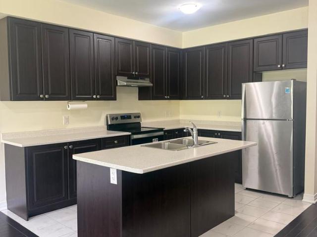 Townhouse for rent in Georgina, Ontario