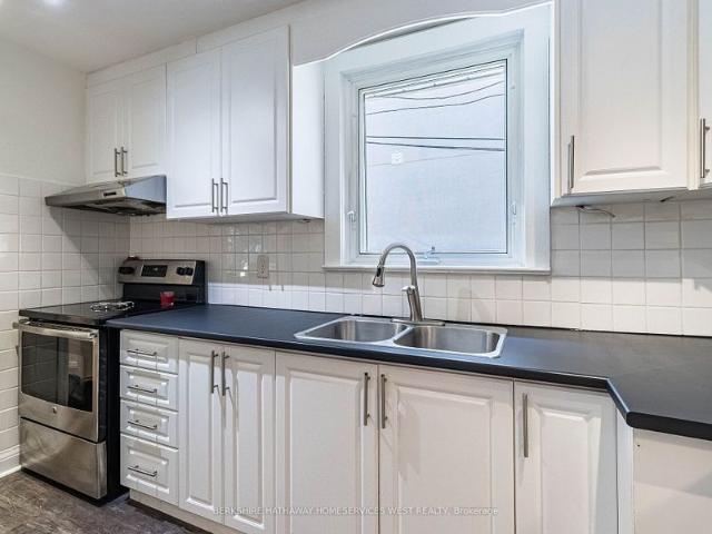 House for rent in Etobicoke—Lakeshore, Toronto