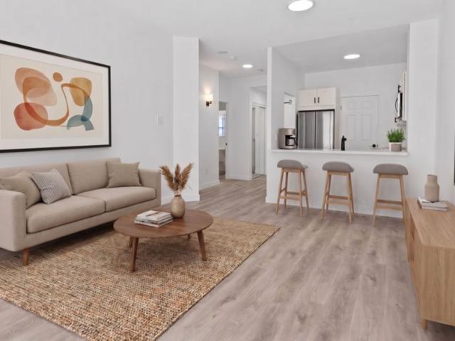 Apartment for rent in Bronte Village, Oakville