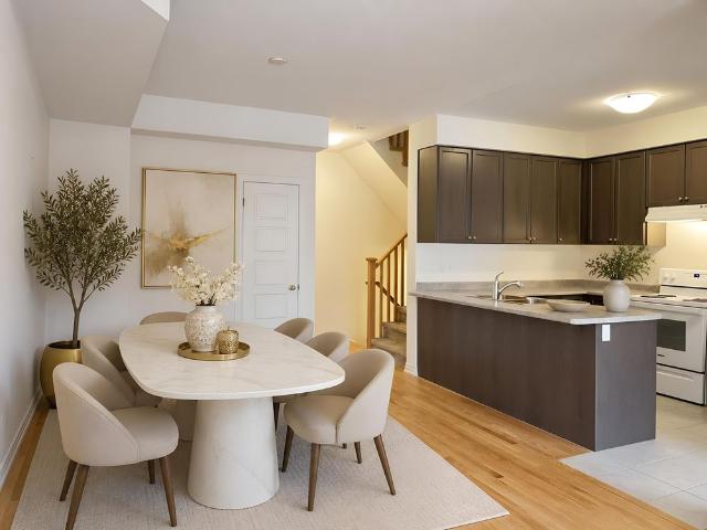 Townhouse for rent in Newmarket, Golden Horseshoe