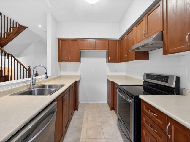 Townhouse for rent in Oakville, Golden Horseshoe