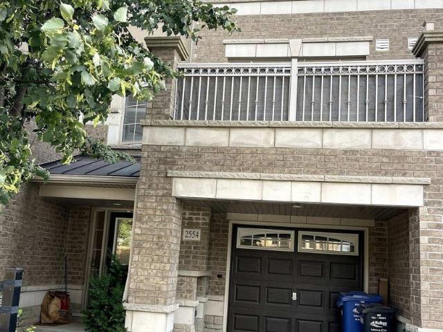 Townhouse for rent in Oakville, Ontario