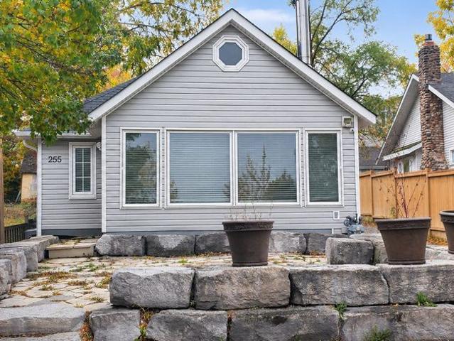 House for rent in Golden Horseshoe, Ontario