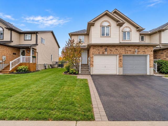 Townhouse for rent in Laurentian West, Kitchener
