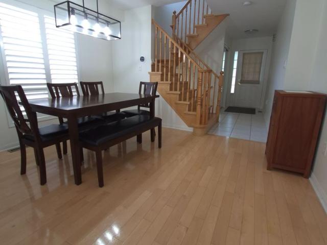 Townhouse for rent in Oakville, Golden Horseshoe