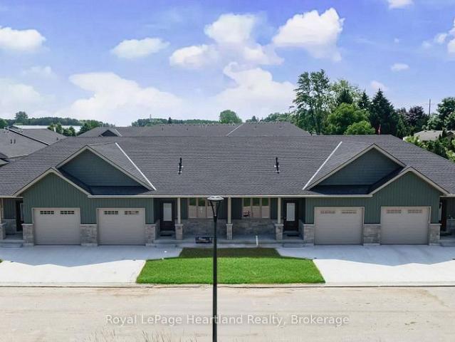 Townhouse for rent in Huron East, Ontario