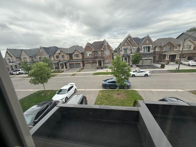 Townhouse for rent in Whitby, Golden Horseshoe