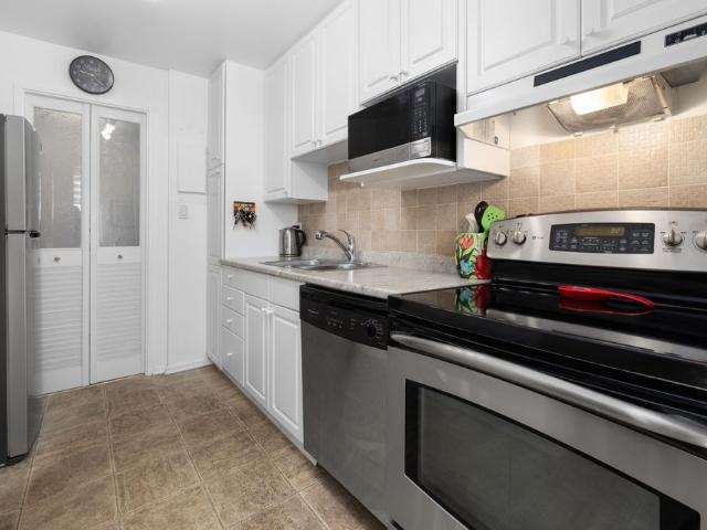 Apartment for rent in Bay, Ottawa