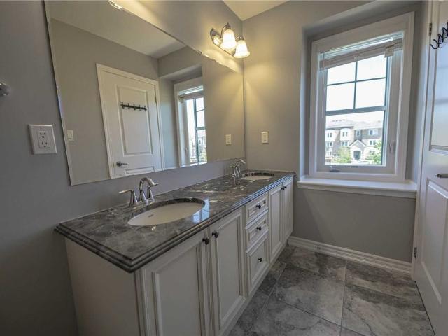 Townhouse for rent in Oakville, Ontario