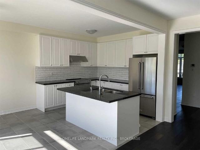 Townhouse for rent in Holland Landing, Golden Horseshoe