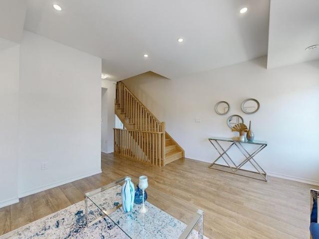 Townhouse for rent in Windfields, Oshawa
