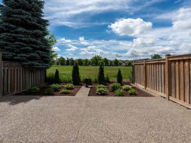 Townhouse for rent in Ancaster, Ontario