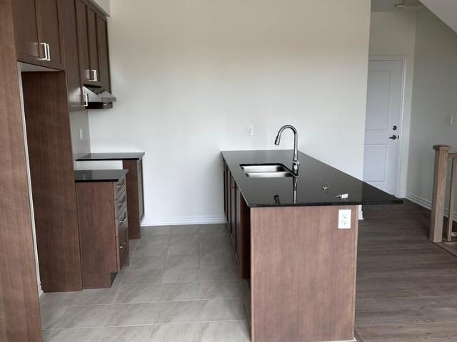 Townhouse for rent in Georgina, Ontario
