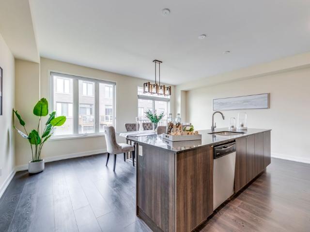 Townhouse for rent in Oakville, Golden Horseshoe