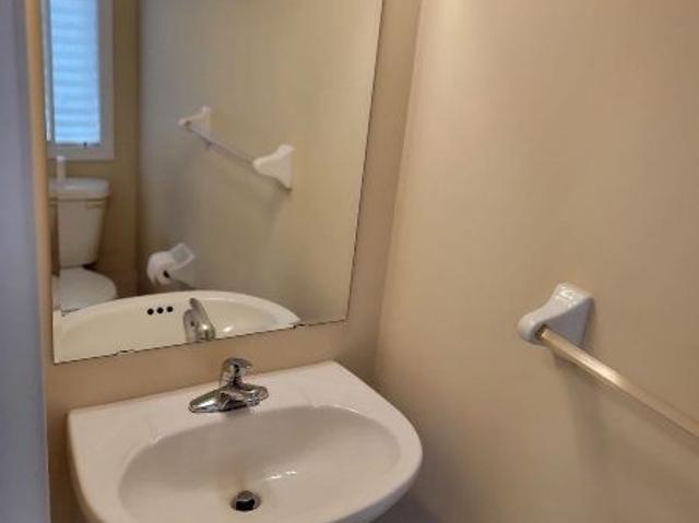 Townhouse for rent in Milton, Ontario