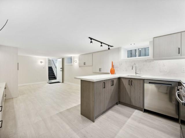 Apartment for rent in Toronto—St. Paul's, Toronto