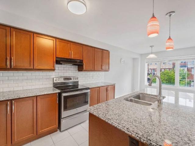 Townhouse for rent in Georgina, Ontario