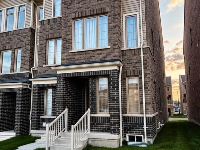 Townhouse for rent in Durham, Ontario