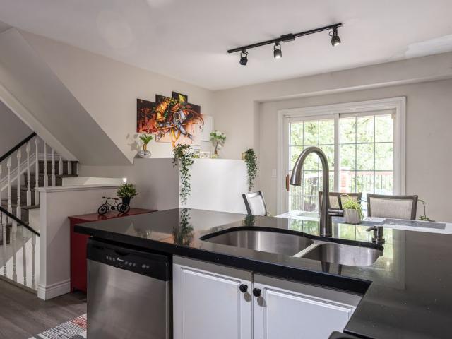 Townhouse for rent in Dalecroft, Burlington