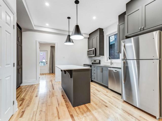 Apartment for rent in Somerset, Ottawa