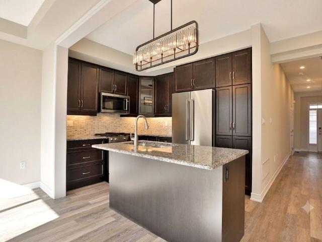 Townhouse for rent in Ancaster, Ontario