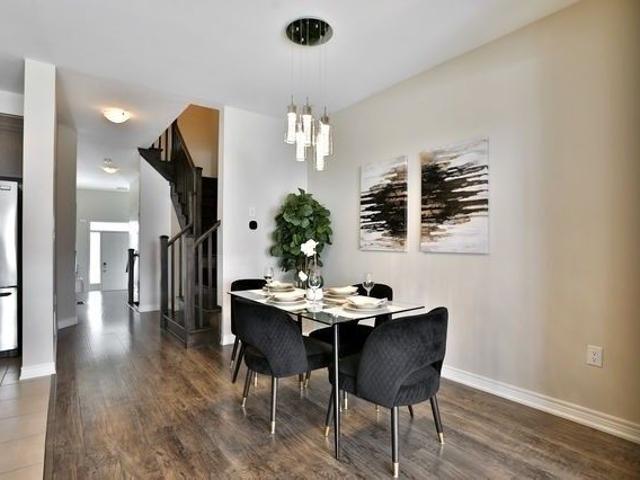 Townhouse for rent in Ancaster, Ontario